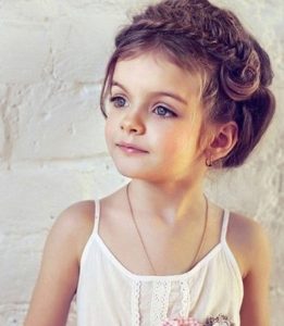 coiffure mariage enfant petite fille cheveux courts