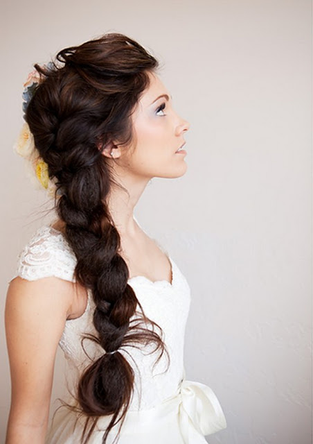 coiffure mariage tresse latérale ébouriffée