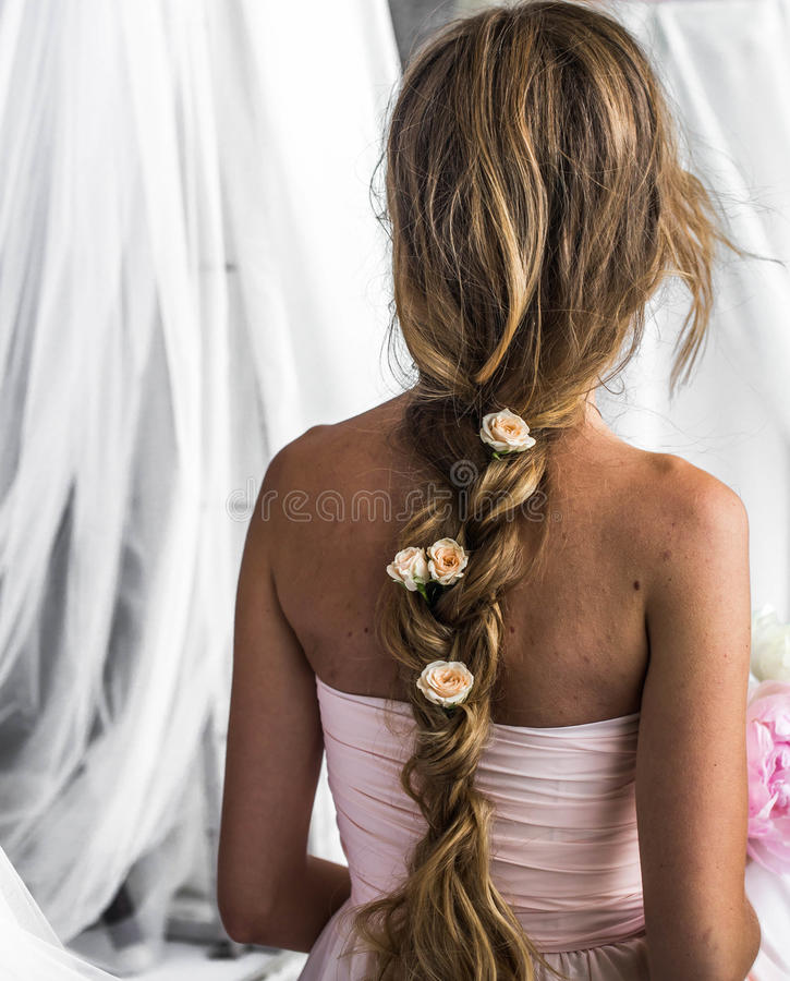 coiffure mariage tresse longue avec fleur